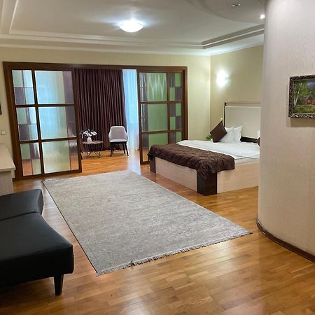 Apartment 5 Almaty Ngoại thất bức ảnh