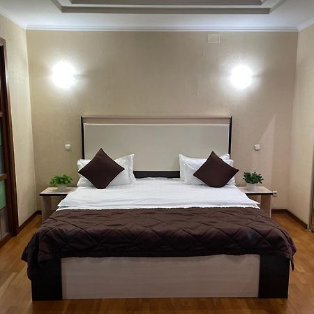 Apartment 5 Almaty Ngoại thất bức ảnh
