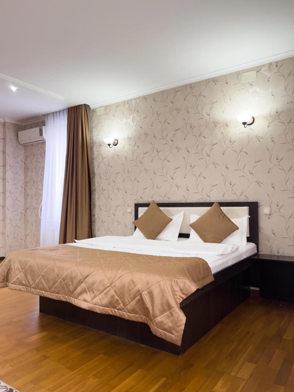 Apartment 5 Almaty Ngoại thất bức ảnh