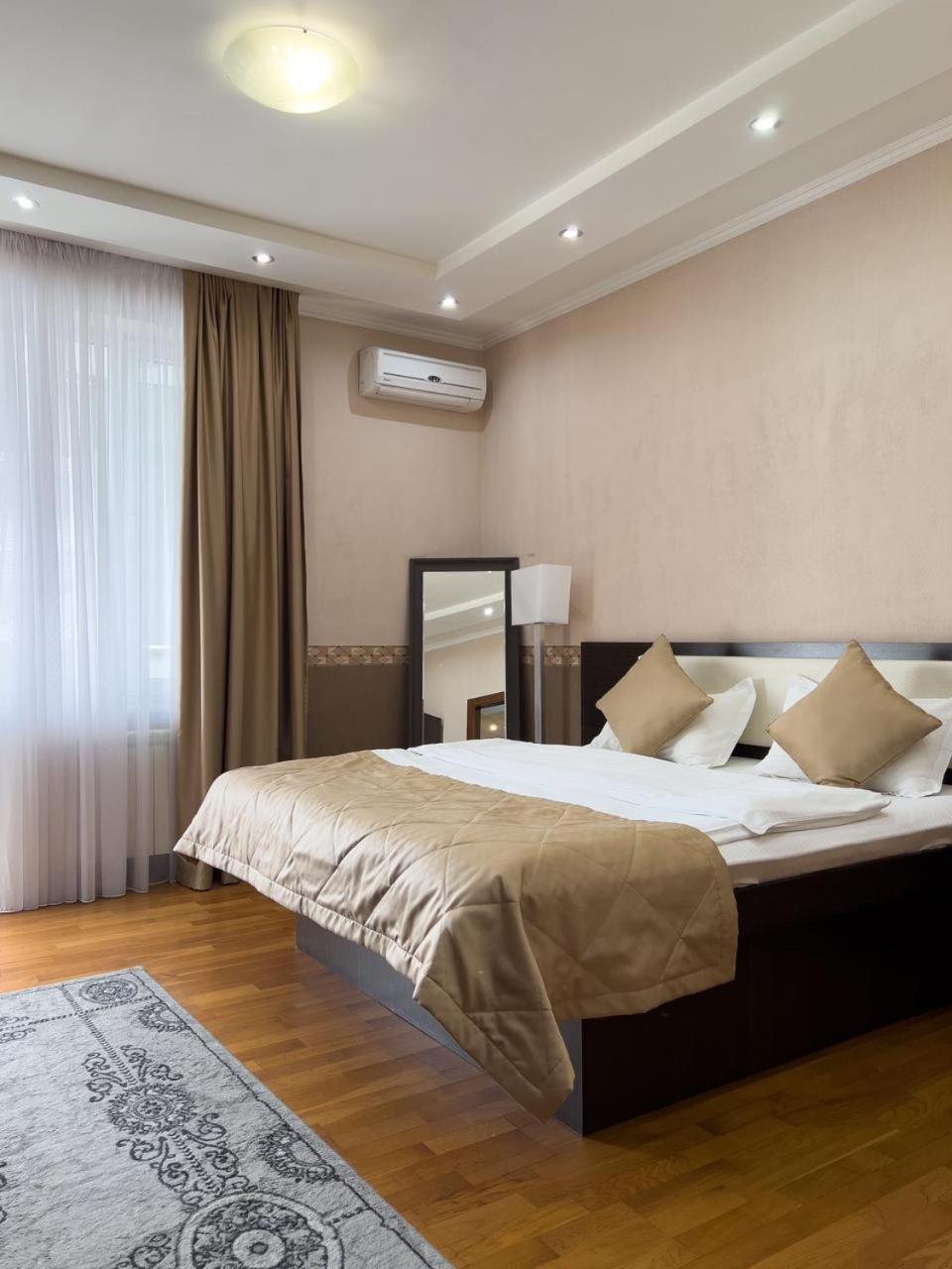 Apartment 5 Almaty Ngoại thất bức ảnh