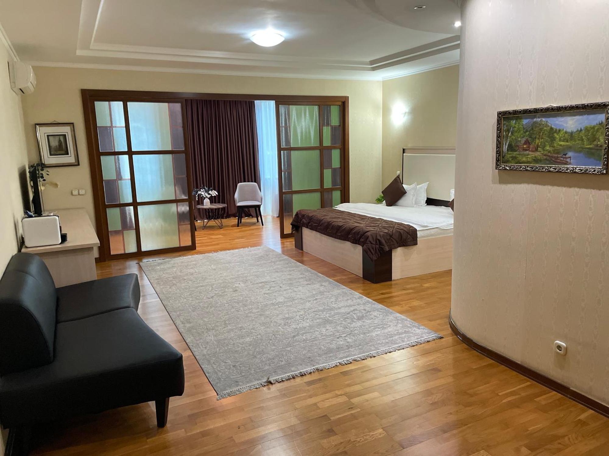 Apartment 5 Almaty Ngoại thất bức ảnh