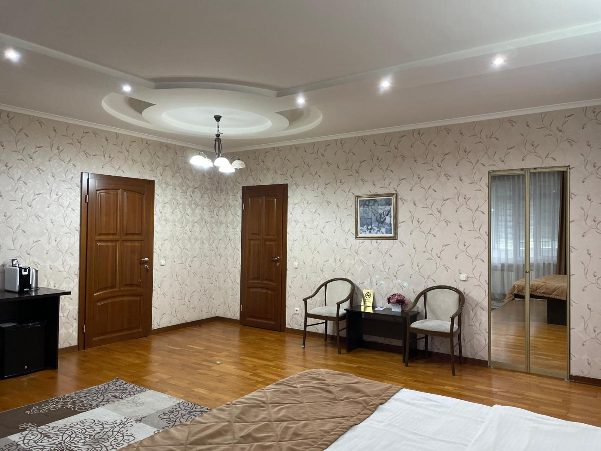 Apartment 5 Almaty Ngoại thất bức ảnh
