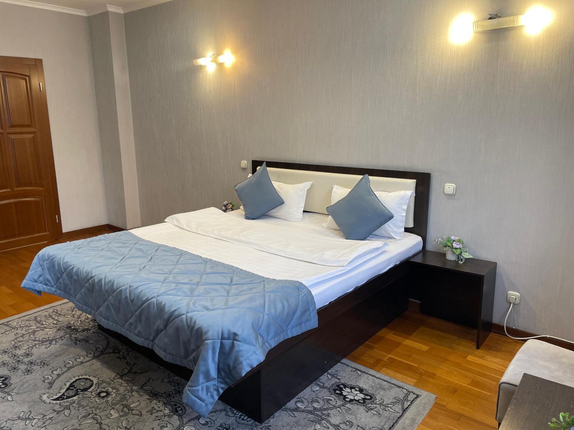 Apartment 5 Almaty Ngoại thất bức ảnh